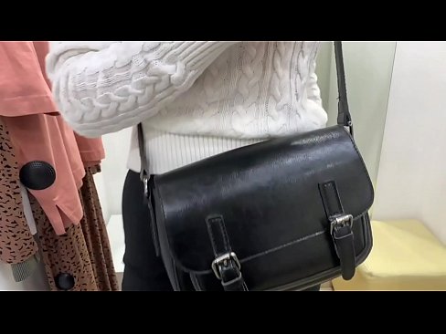 ❤️ Offentlig onani av ungtispe FeralBerry med en dildo i prøverommet ️❌ Kvalitetssex på porno no.mailkassa.ru ❌️